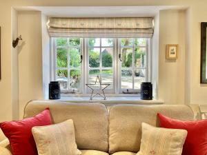 The Old Stables by inspirestays-com