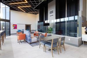 Holiday Inn Express & Suites Phoenix - Tempe by IHG