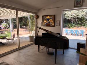 Chambre raisin 2p, pour 2 nuits max, a 6km du festival de piano de la roque danthéron à 100m de la piscine