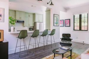 Sacramento Guest House with Patio about 5 Mi to Downtown