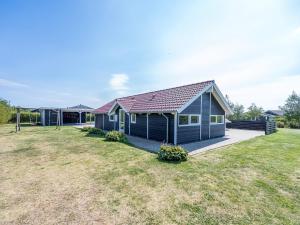 8 person holiday home in Hemmet