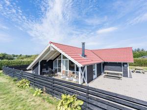 8 person holiday home in Hemmet