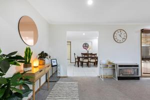 Woodgrove Penthouse - 36 min drive to MEL airport