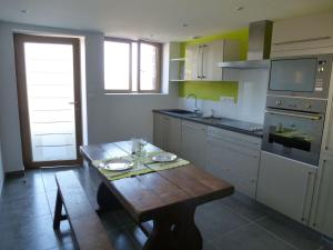 Maisons de vacances Cottage in Plougasnou near Stunning Beaches : photos des chambres