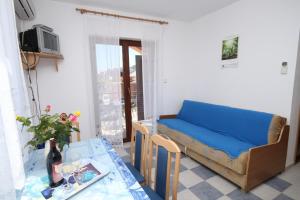 One-Bedroom Apartment with Terrace and Sea View room in Apartments with a parking space Tribunj Vodice - 6223