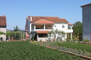 Apartments by the sea Tkon, Pasman - 6221 
