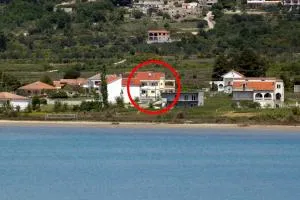 Apartments with a parking space Ljubac, Zadar - 6244 - 波吉卡