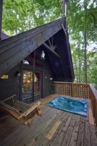 Wild Columbine - Gatlinburg Area Hottub Romantic Cabin - Oldham