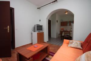 Apartments with a parking space Sukosan, Zadar - 6332