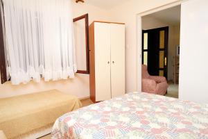 Apartments by the sea Brgulje, Molat - 6241