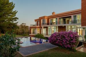 Red Victorian Mansion - 3hvězdičkové hotely ve městě Somerset West