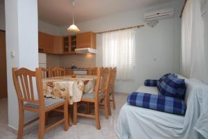 Apartments with a parking space Tkon, Pasman - 6216