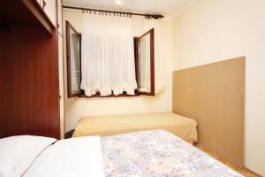 Apartments by the sea Brgulje, Molat - 6241