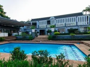 Royal Guesthouse - 姆通济尼