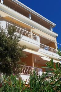 Apartments by the sea Mandre, Pag - 6386 