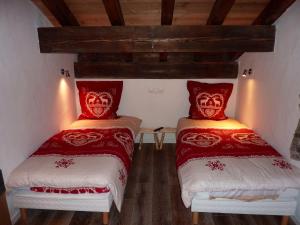 Chalets Chalet de 3 chambres avec sauna jardin clos et wifi a Champagny en Vanoise : photos des chambres