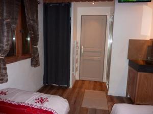 Chalets Chalet de 3 chambres avec sauna jardin clos et wifi a Champagny en Vanoise : photos des chambres