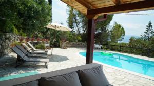 Skaloma Beach Estate