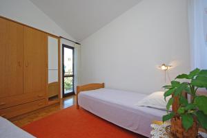 Apartments by the sea Okrug Donji, Ciovo - 18300