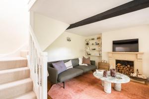 Architect Designed Cosy Cotswold Stone Cottage