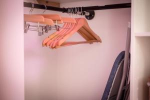 Appartements room five - parking, balneotherapie, place nationale, un havre de paix : photos des chambres