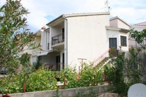 Apartments with parking space Brodarica, Sibenik - 6313 
