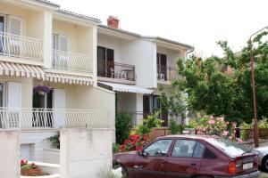 Apartments with parking space Brodarica, Sibenik - 6313 