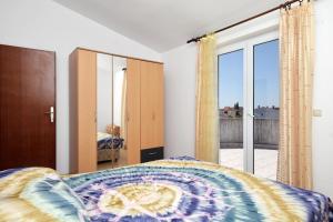 Apartments with a parking space Pirovac, Sibenik - 6276