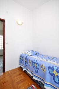 Apartments with a parking space Pirovac, Sibenik - 6276