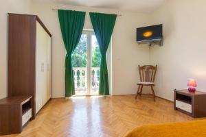 Apartments by the sea Pirovac, Sibenik - 6280