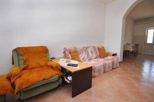 Two-Bedroom Apartment with Terrace and Sea View room in Apartments by the sea Metajna Pag - 6351