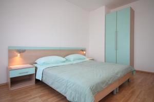 Apartments by the sea Jakisnica, Pag - 6274