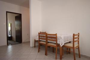 Apartments with a parking space Zubovici, Pag - 6409