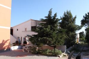 Apartments with a parking space Povljana, Pag - 6315 