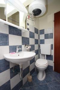 Apartments and rooms with parking space Metajna, Pag - 6369