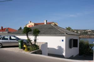 Apartments by the sea Stara Novalja, Pag - 6301 