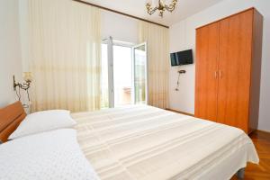 Apartments with a parking space Novalja, Pag - 6318