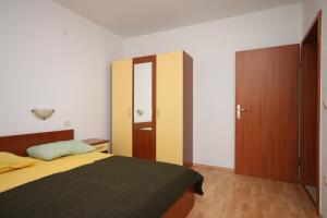 Apartments and rooms with parking space Novalja, Pag - 6341