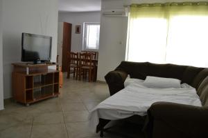 Apartments by the sea Kustici, Pag - 6408