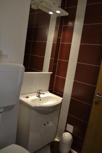 Apartments by the sea Kustici, Pag - 6408