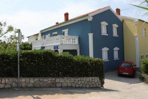 Apartments with a parking space Pag - 6327 