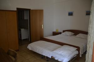 Apartments by the sea Kustici, Pag - 6335