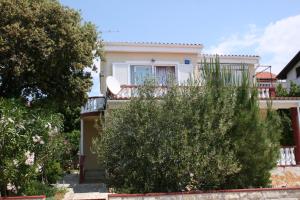 Apartments by the sea Mandre, Pag - 6416 