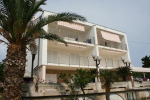 Apartments with a parking space Novalja, Pag - 6398 