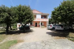 Apartments by the sea Mandre, Pag - 6418 - Kolan