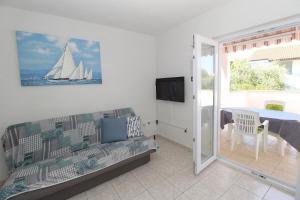 Apartments by the sea Mandre Pag 6418