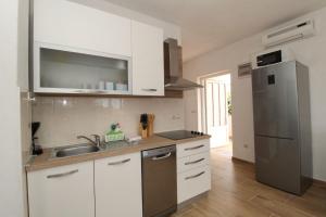 Apartments by the sea Mandre, Pag - 6418