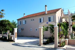 Apartments by the sea Sukosan, Zadar - 6402