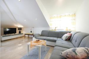 Two-Bedroom Apartment with Balcony and Sea View room in Apartments with a parking space Vodice - 6271
