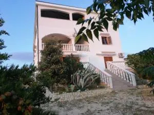 Apartments with a parking space Kustici, Pag - 6392 - كوستيتشي